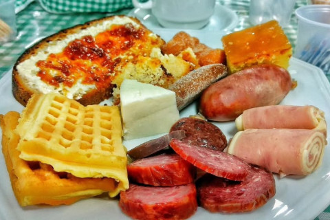 Fichas para o Café Colonial alusivo aos 49 anos de Nova Santa Rosa seguem sendo comercializadas