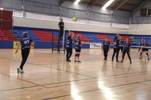 Nova Santa Rosa sedia rodada da 7ª Liga de Voleibol Gigante